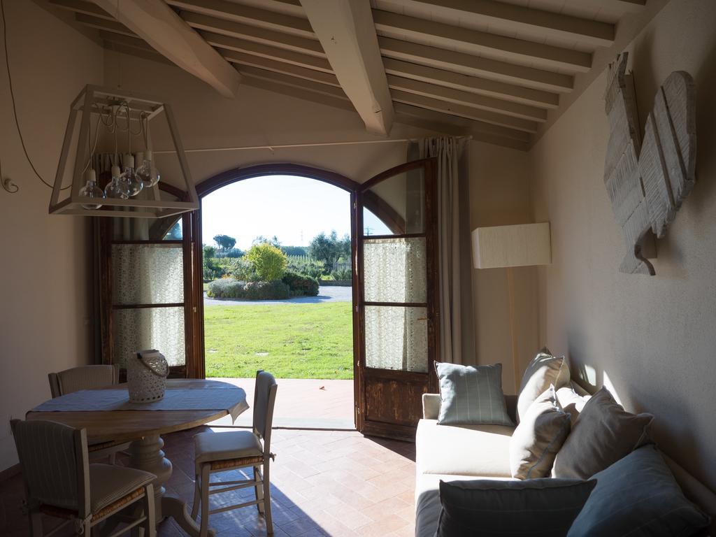 Resort Casale Le Torri Ponsacco Habitación foto