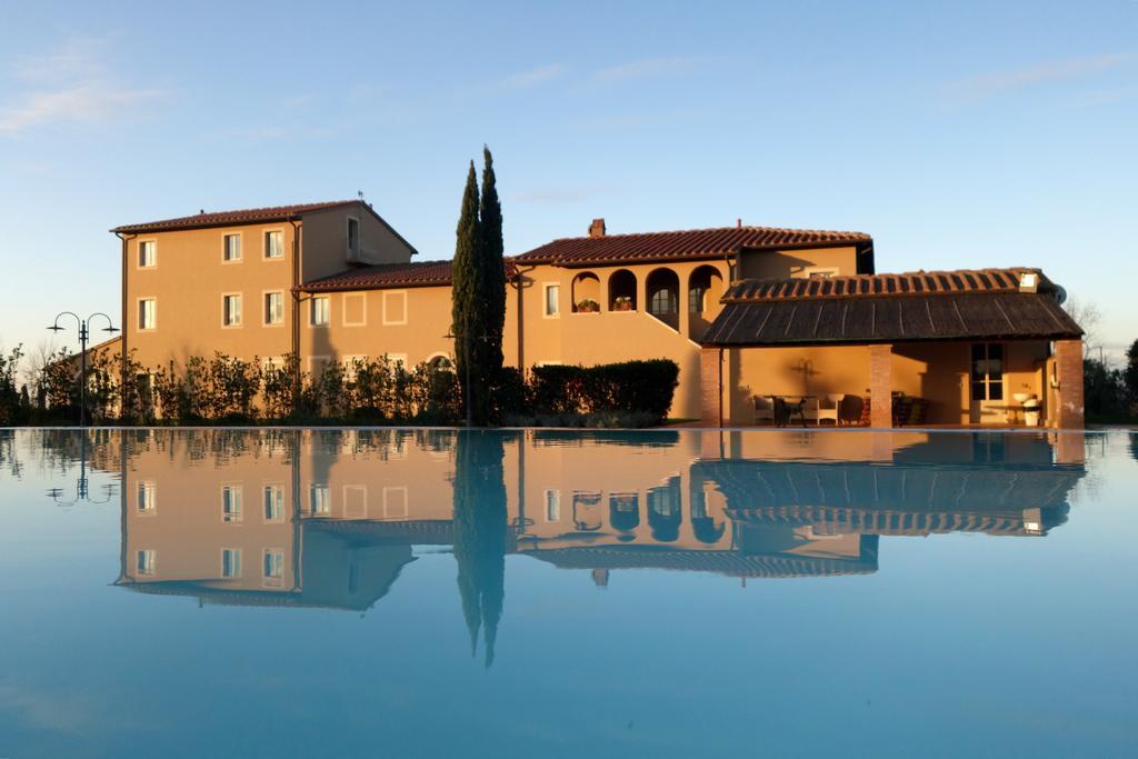 Resort Casale Le Torri Ponsacco Exterior foto
