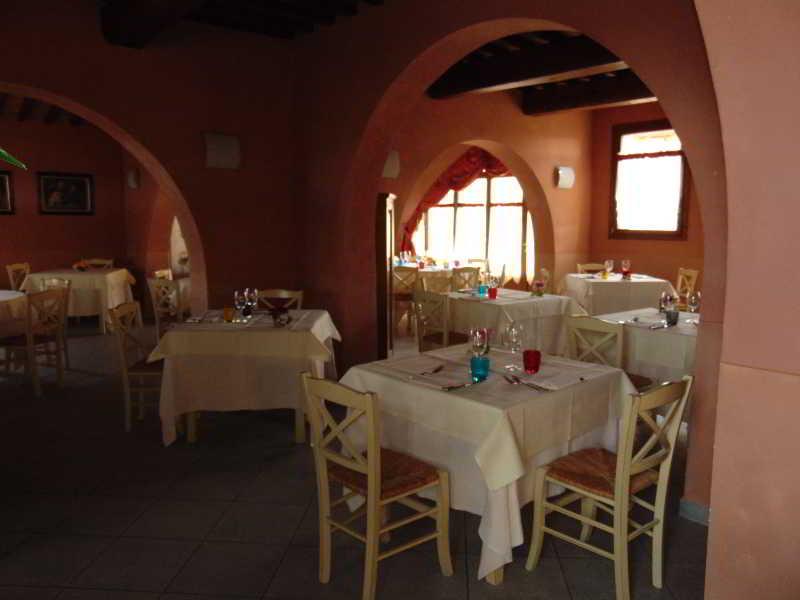 Resort Casale Le Torri Ponsacco Exterior foto