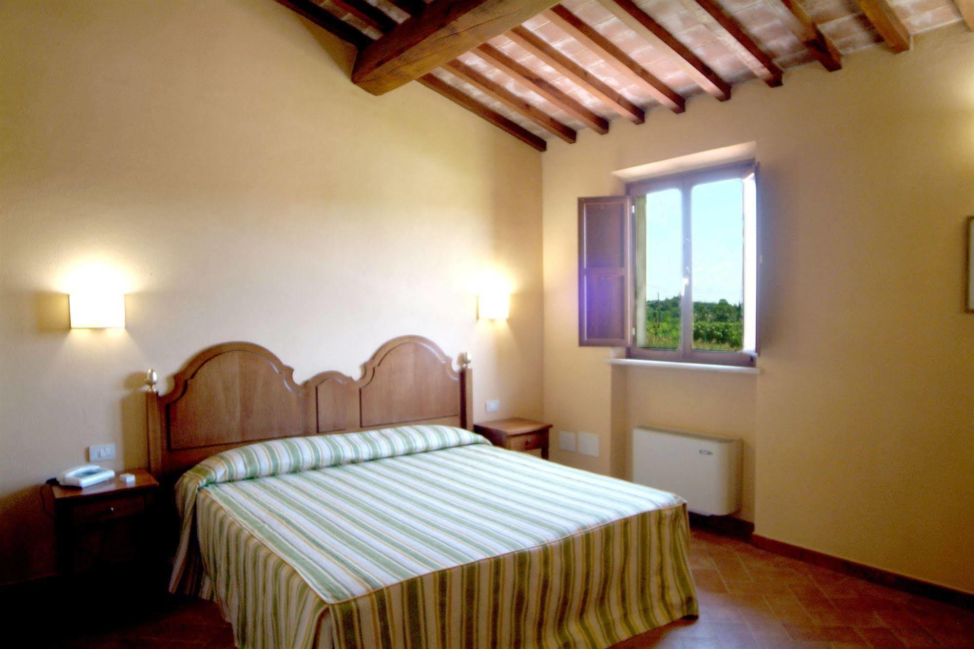 Resort Casale Le Torri Ponsacco Exterior foto
