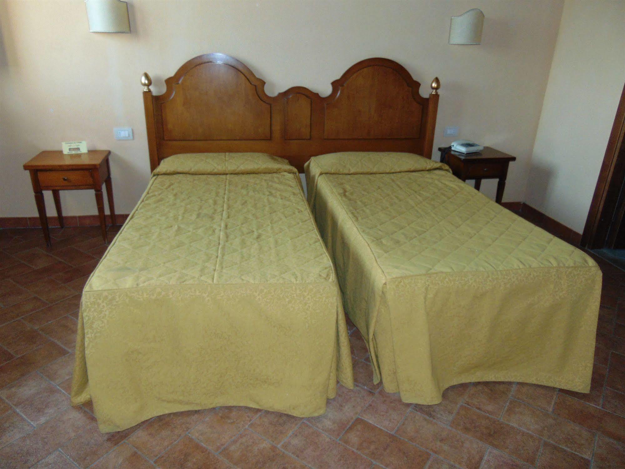 Resort Casale Le Torri Ponsacco Exterior foto